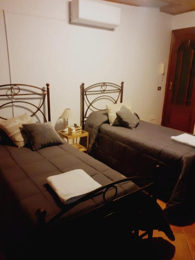Casa Vacanze Chiara 泰拉西尼 外观 照片