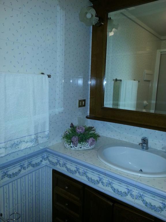 Casa Vacanze Chiara 泰拉西尼 外观 照片