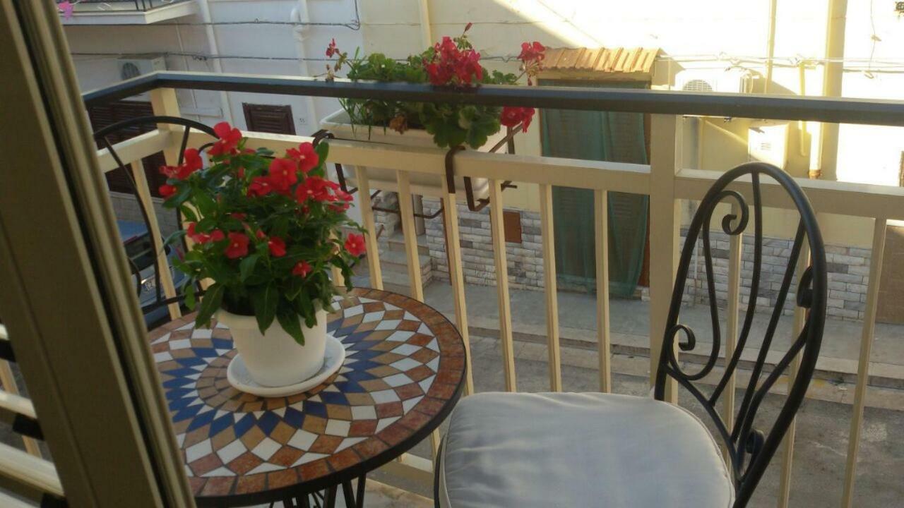 Casa Vacanze Chiara 泰拉西尼 外观 照片