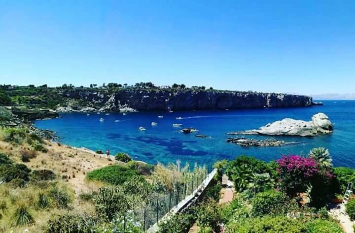 Casa Vacanze Chiara 泰拉西尼 外观 照片